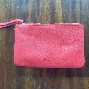 Safe Keeper wristlet EUC. RFID Blocking travel pouch. Coral EUC